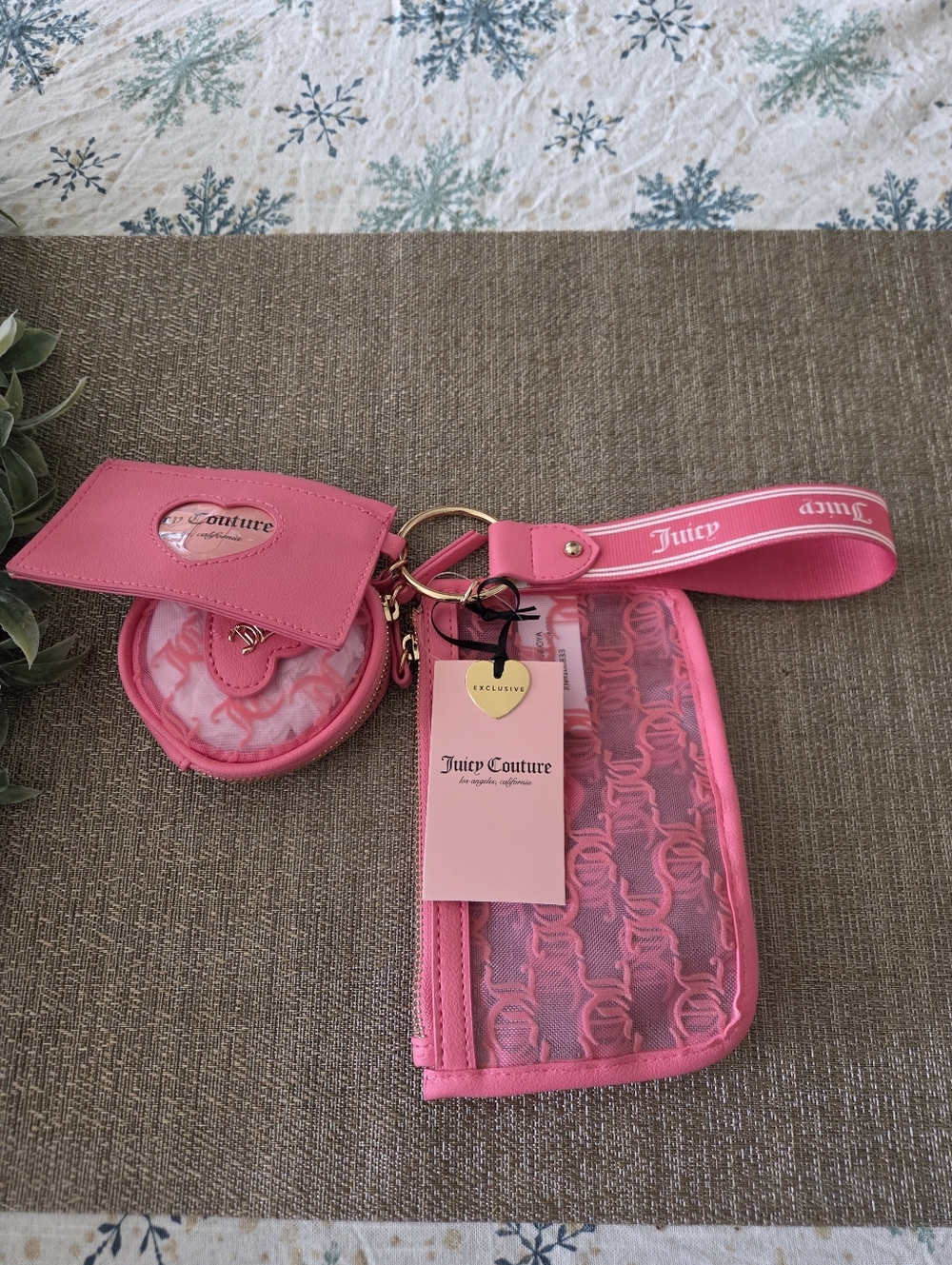 Juicy Couture Hot Pink Logo Card & Key Pouch Set - Picture 7 of 7